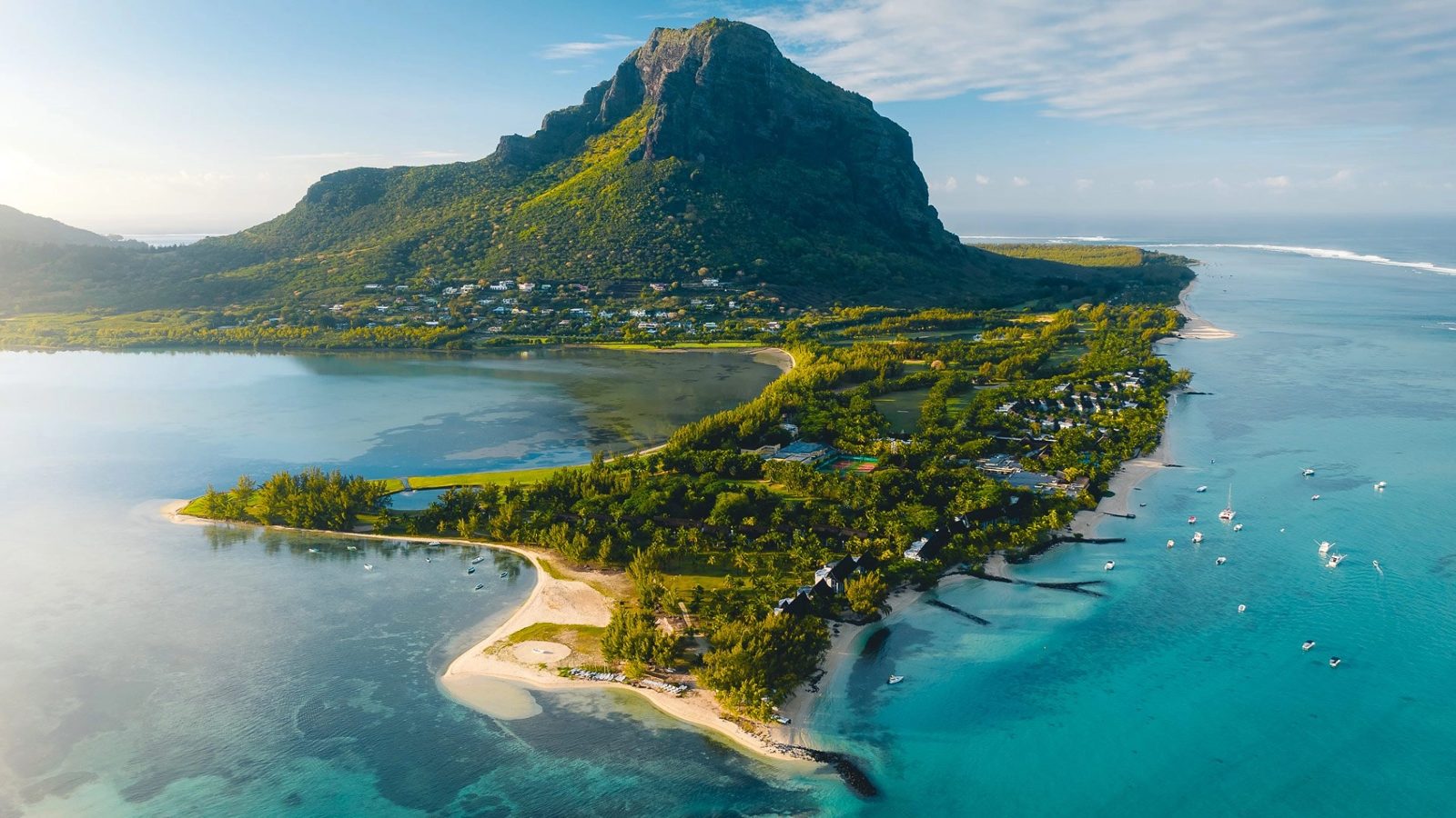 Vista aerea della penisola di Le Morne, Mauritius